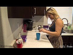 bbw xxx แอบเอาไวอาก้าให้ลูกกิน แม่ขี้เงี่ยนแอบใส่ไวอาก้าให้ลูกกินแล้วให้ลูกมากระแทก